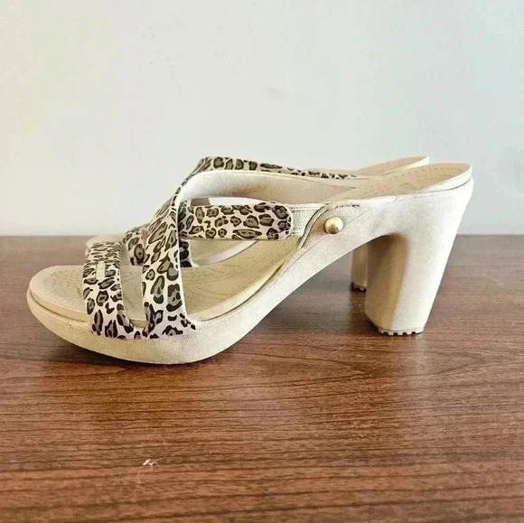 Crocs Women’s Leopard Print Lightweight Comfortable Open Toe Heels Size 10 - Picture 6 of 13